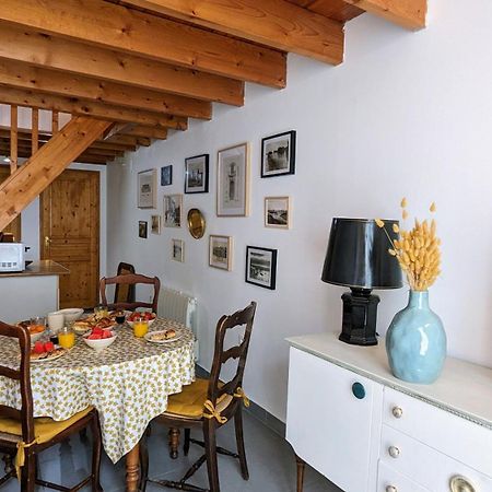 Maison De Village Avec Garage エーグ・モルト エクステリア 写真